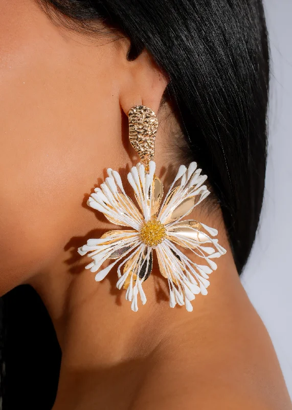 Clearance Sale On High-End Jewelry Collections Blossom Flame Drop Earrings White