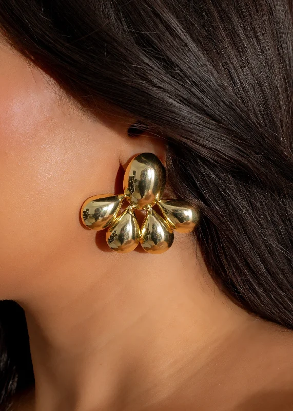 Discounted Luxury Jewelry – Shine Without The Splurge Raindrop Cluster Earrings Gold Discounted Luxury Jewelry – Shine Without The Splurge Raindrop Cluster Earrings Gold