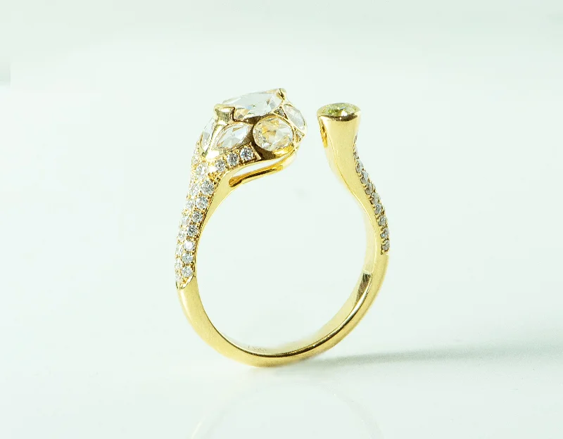 Shop High-Quality Jewelry At Jaw-Dropping Discounts "Akurra" Snake Ring