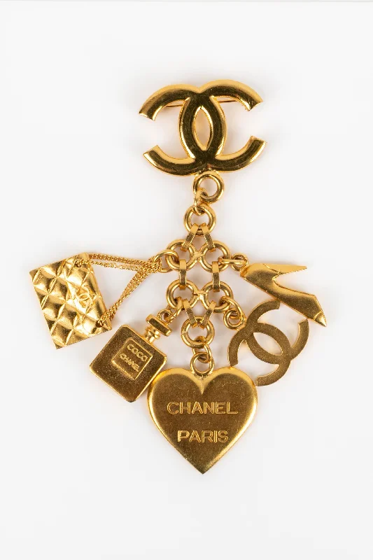 Seasonal Jewelry Deals – Elevate Your Style Broche charms Chanel 1995