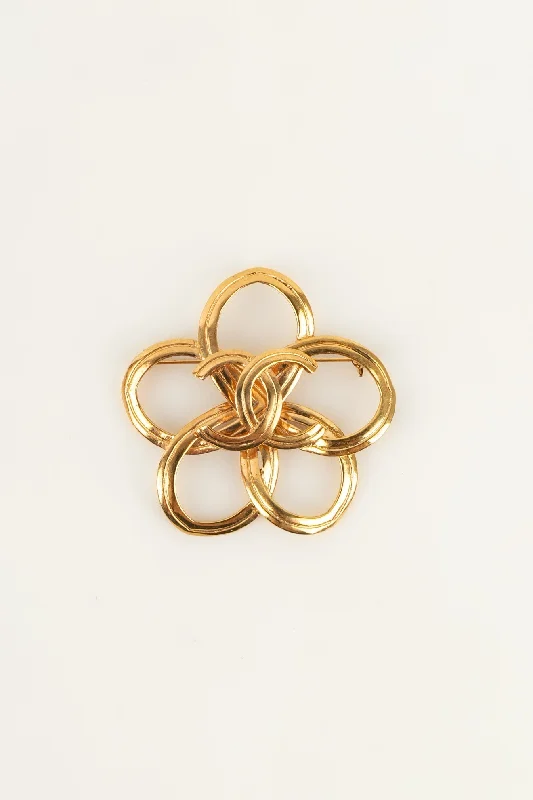 Limited-Stock Jewelry Sale – Once It's Gone, It's Gone Broche fleur Chanel Printemps 1996