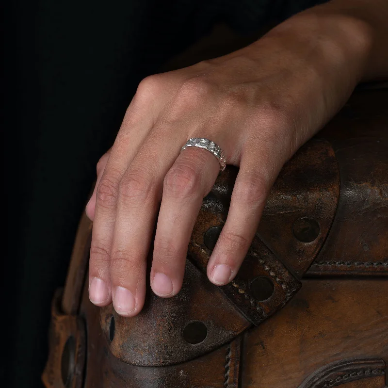 Must-Have Jewelry At Unbelievable Discounts Cockle Medium Ring Platinum