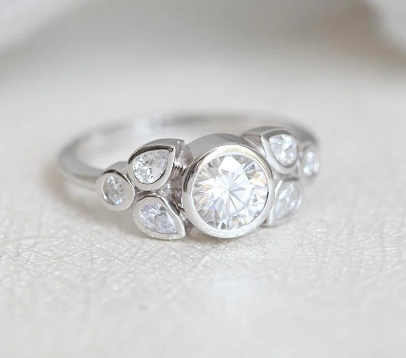 Trendy And Classic Jewelry Now At Reduced Prices Diamond Ring, 18K White Gold Engagement Ring Trendy And Classic Jewelry Now At Reduced Prices Diamond Ring, 18K White Gold Engagement Ring
