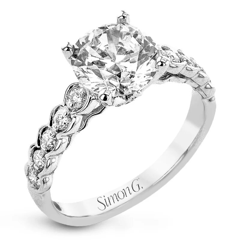 Affordable Glamour – Premium Jewelry For Less Round-cut Engagement Ring in 18k Gold with Diamonds Affordable Glamour – Premium Jewelry For Less Round-cut Engagement Ring in 18k Gold with Diamonds