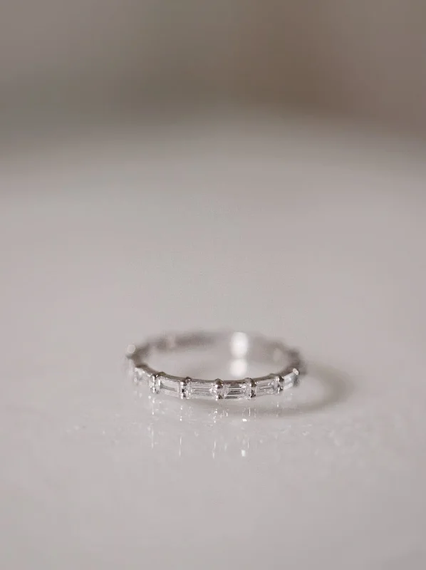 Don't Miss Our Biggest Jewelry Sale Of The Season Minimalistic Baguette 18K Gold, Whitegold or Rosegold Ring w. Diamonds Don't Miss Our Biggest Jewelry Sale Of The Season Minimalistic Baguette 18K Gold, Whitegold or Rosegold Ring w. Diamonds