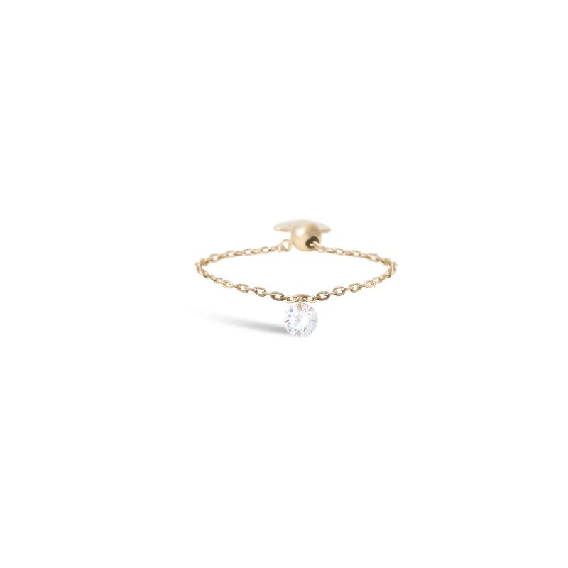 Discounted Luxury Jewelry – Shine Without The Splurge Danaé Chainette 18K Gold or Whitegold Ring w. Diamond Discounted Luxury Jewelry – Shine Without The Splurge Danaé Chainette 18K Gold or Whitegold Ring w. Diamond