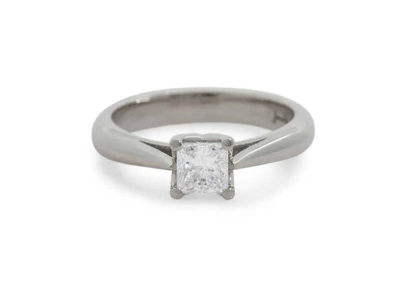 Modern Statement Jewelry For Bold Styling J2656 Princess Diamond Engagement Ring, Platinum Modern Statement Jewelry For Bold Styling J2656 Princess Diamond Engagement Ring, Platinum