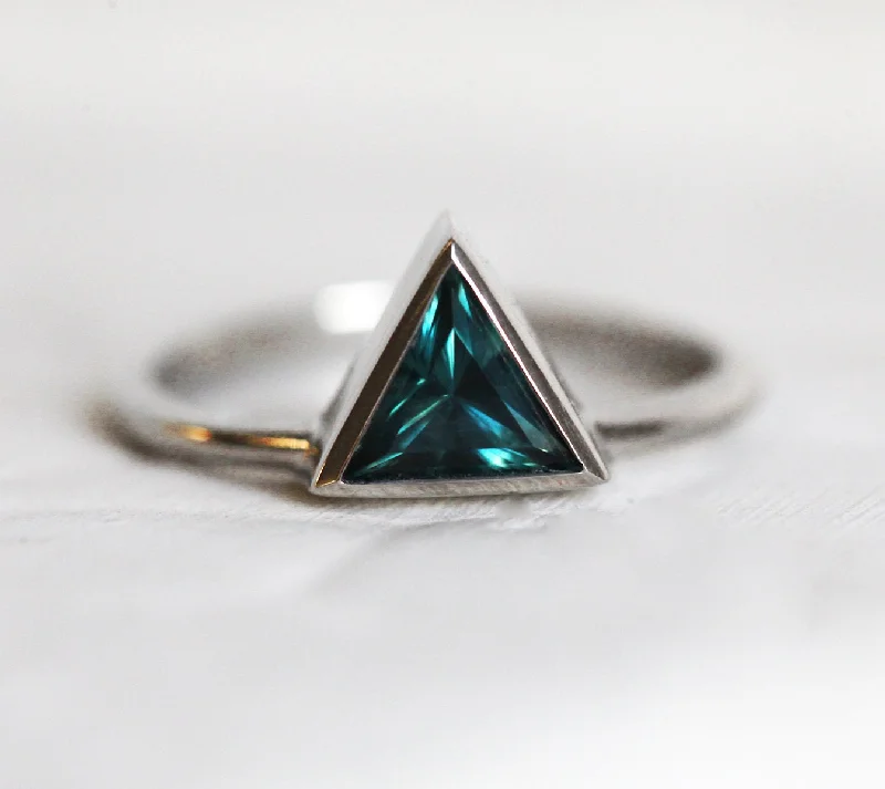 Luxury Jewelry Sale – Elegant Styles At Unbeatable Prices Frozen Teal Sapphire Ring Luxury Jewelry Sale – Elegant Styles At Unbeatable Prices Frozen Teal Sapphire Ring
