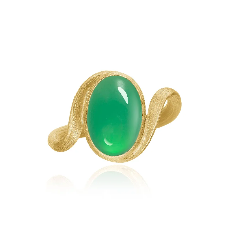Bestselling Jewelry At Special Promotional Rates Vega Small 18K Gold Ring w. Chrysoprase Bestselling Jewelry At Special Promotional Rates Vega Small 18K Gold Ring w. Chrysoprase