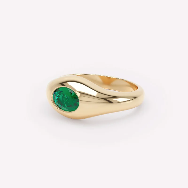 Get The Sparkle You Love At Prices You Adore Curve Signet 18K Gold Ring w. Emerald
