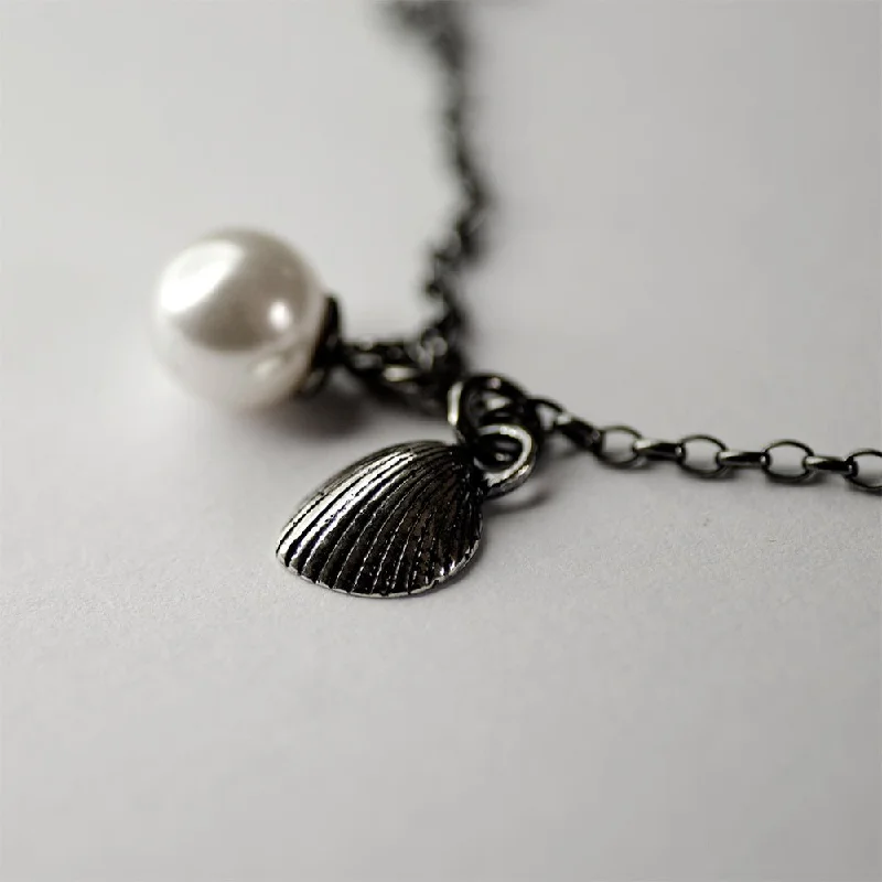 Limited-Time Jewelry Sale – Don't Miss Out On Dazzling Discounts Shell & Pearl pendant - final sale Limited-Time Jewelry Sale – Don't Miss Out On Dazzling Discounts Shell & Pearl pendant - final sale
