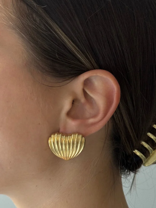 Affordable Elegance – Premium Jewelry At Special Prices GRACE HEART STUDS